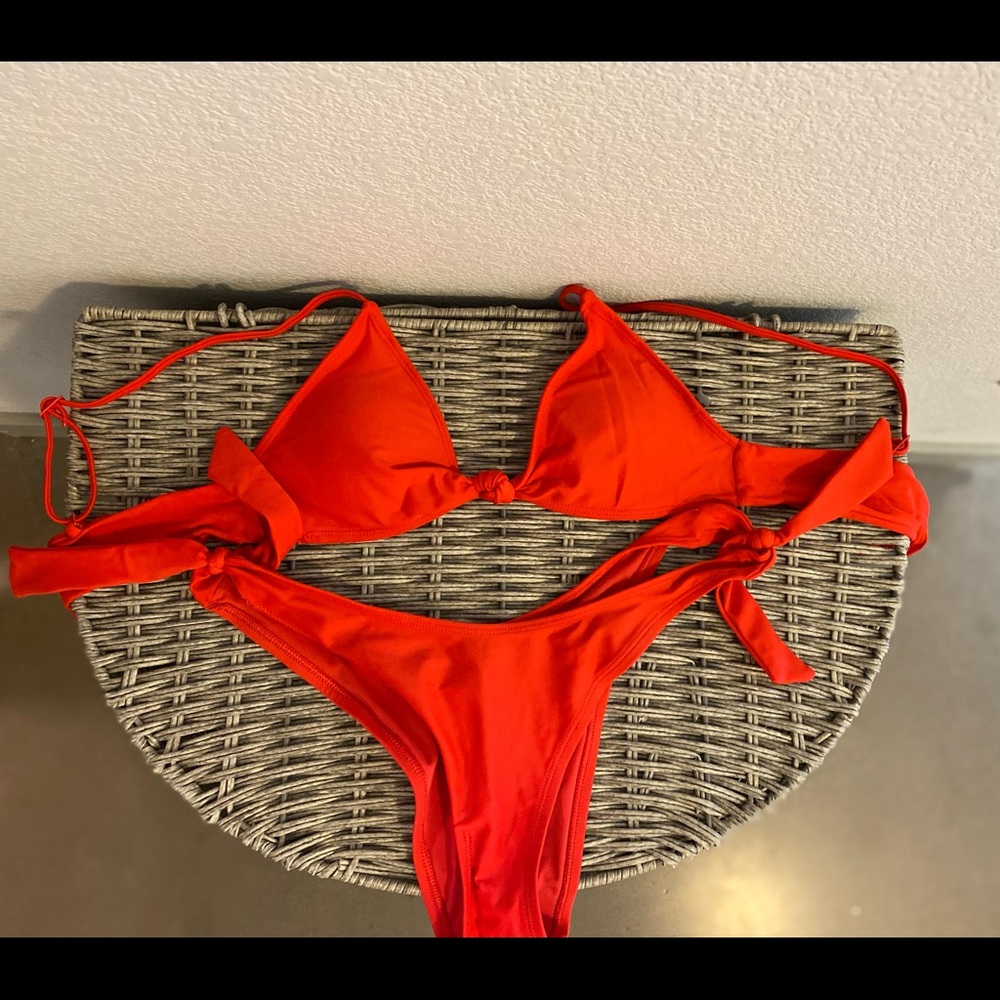 Arie Bikini